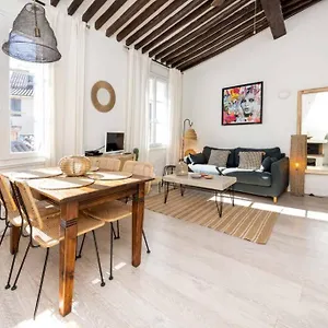 ravissant-appt-50m-du-port-tres-calme.fr-provencehotel.com/